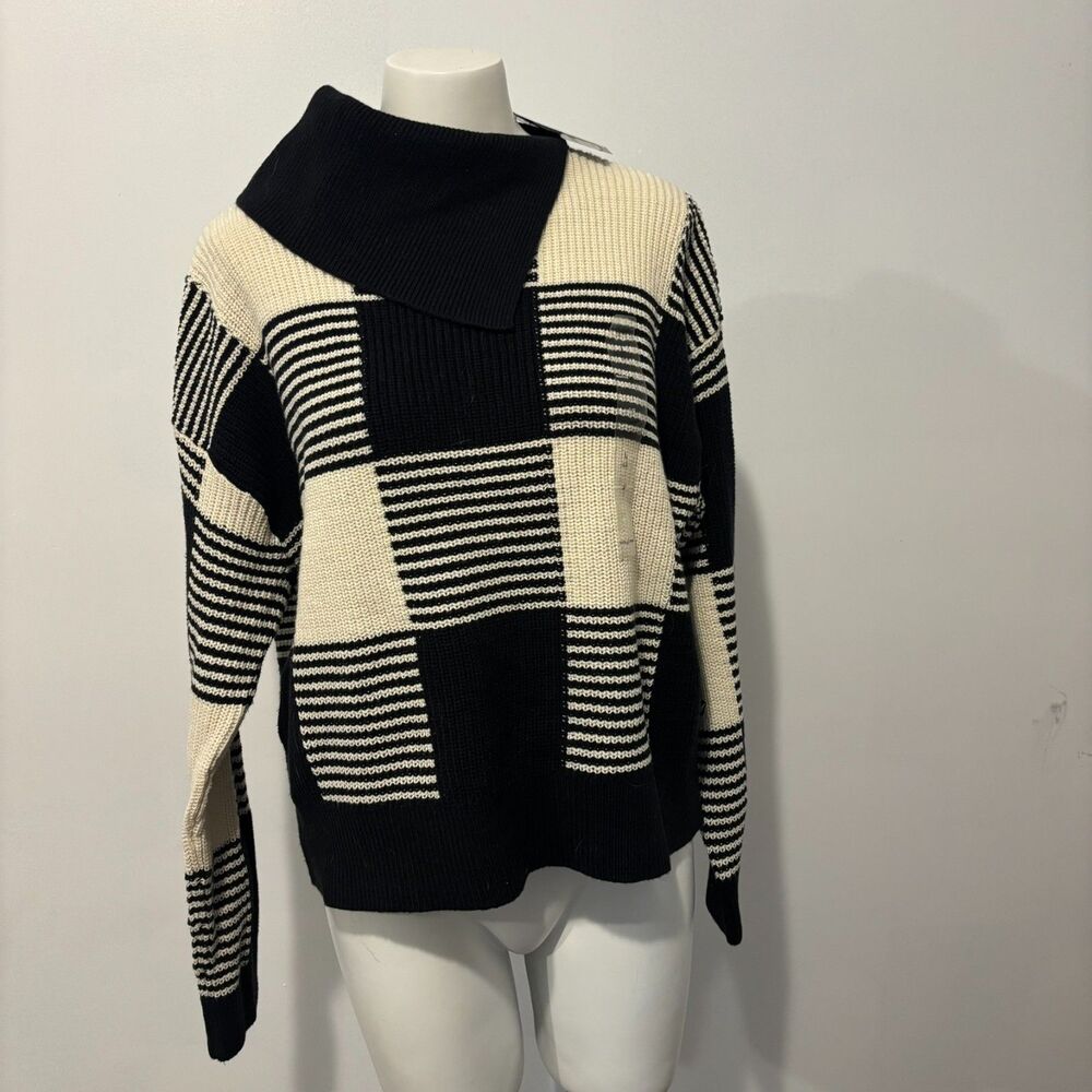 New With Tags Nautica Jeans size Large Black and White Checker Cowl Neck Sweater